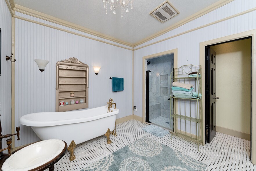 More Photos Of 4388 County Road 197, Alvin Specialty For Sale