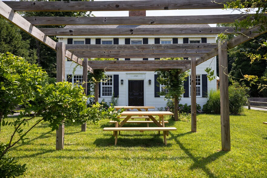 More Photos Of 139 S Main St, Sheffield Freestanding For Sale