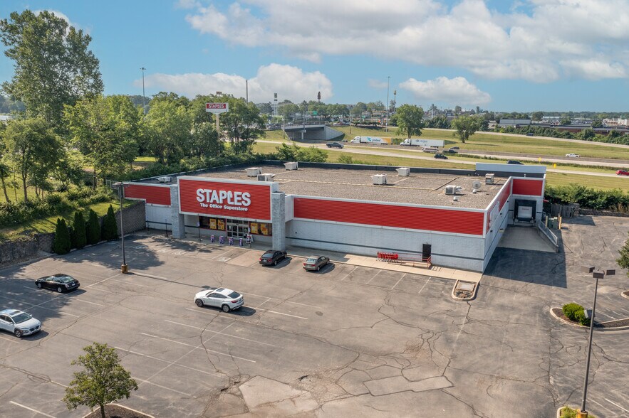 More Photos Of 8139 Old Troy Pike, Huber Heights Freestanding For Sale