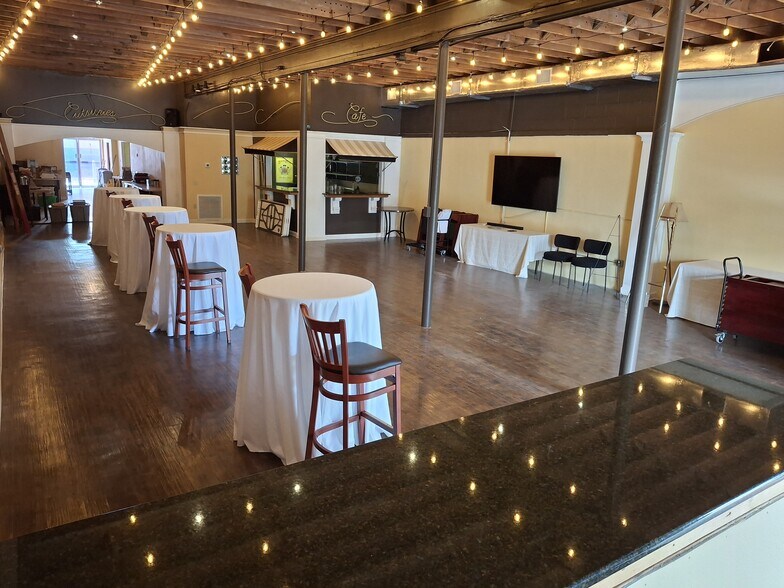 More Photos Of 518-520 Pinellas Ave, Tarpon Springs Storefront For Lease