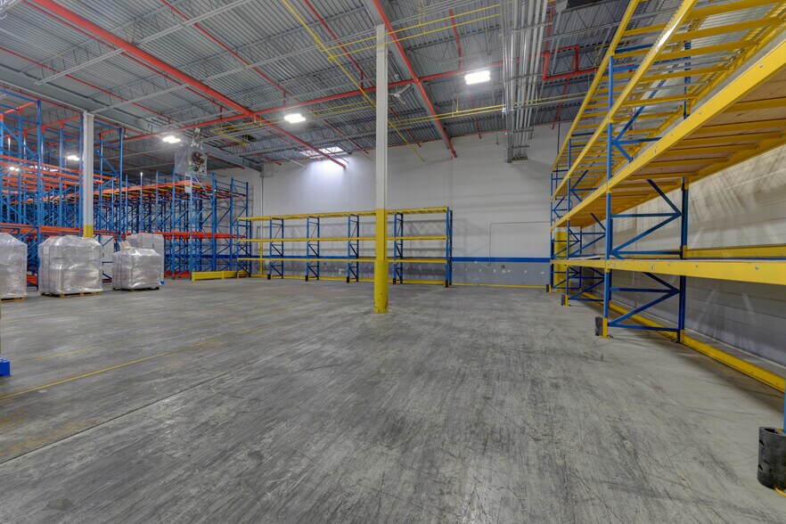 More Photos Of 17-09 Zink Pl, Fair Lawn Manufacturing For Lease