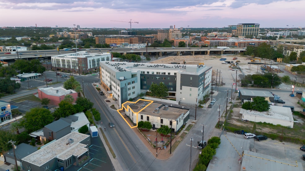 More Photos Of 915 Dallas St, San Antonio Flex For Lease