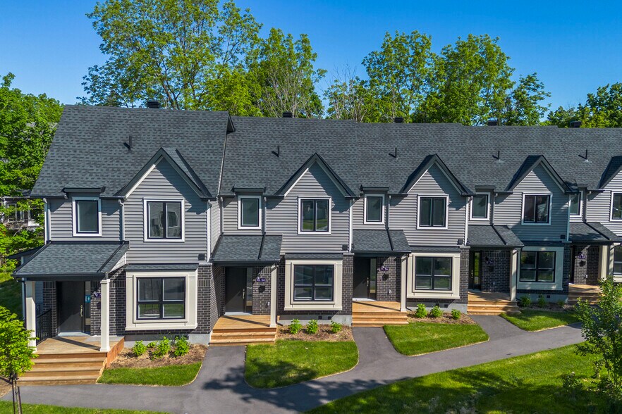 More Photos Of 36 Main St E, Mississippi Mills Apartments For Sale