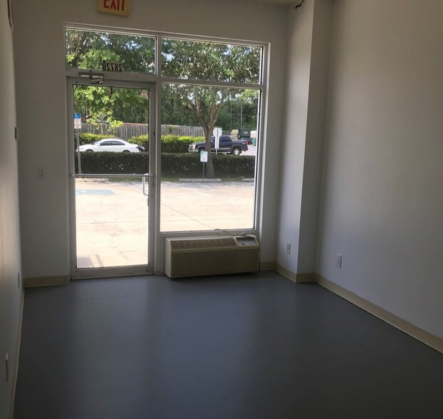 More Photos Of 28720 S Diesel Dr, Bonita Springs Warehouse For Lease