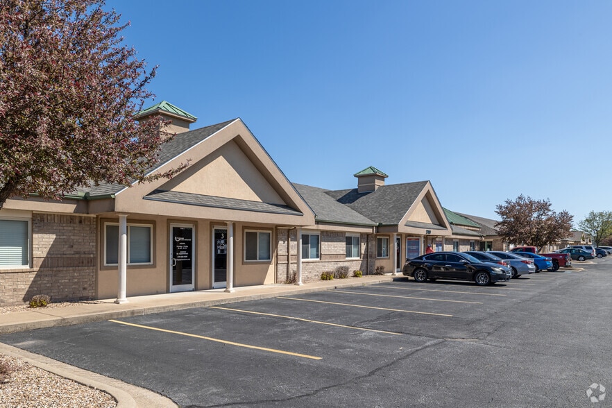 More Photos Of 2709 SE I St, Bentonville Unknown For Lease