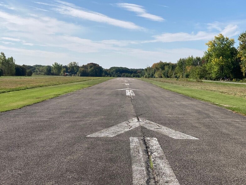 More Photos Of 6765 Heltz Rd, Lake View Airplane Hangar For Sale