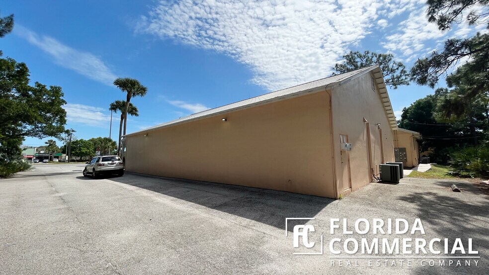 More Photos Of 6096-6102 SW Federal Hwy, Stuart Freestanding For Lease
