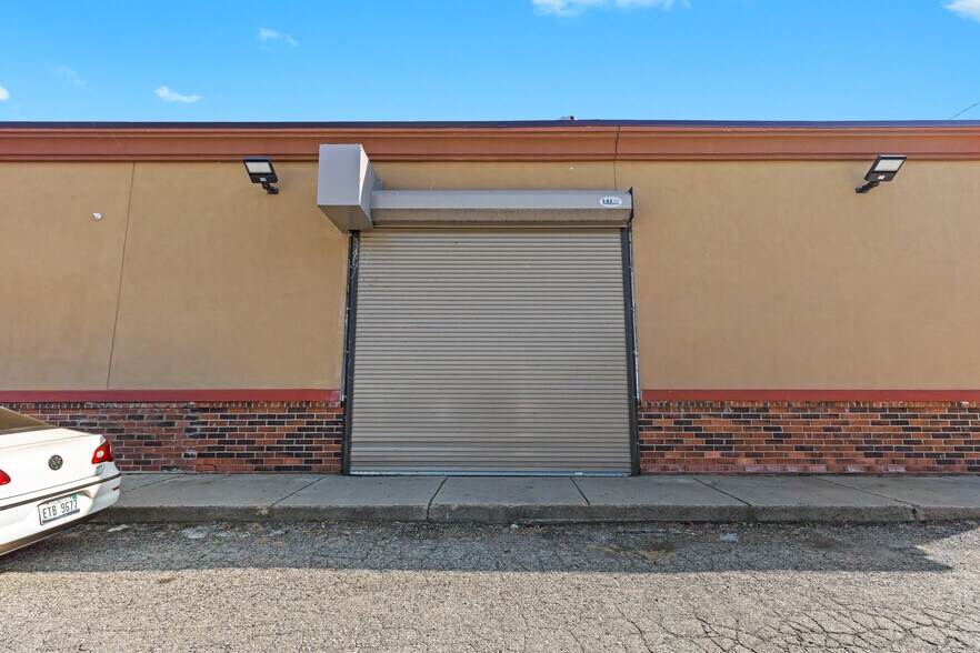 More Photos Of 192 S Main St, Mount Clemens Freestanding For Sale