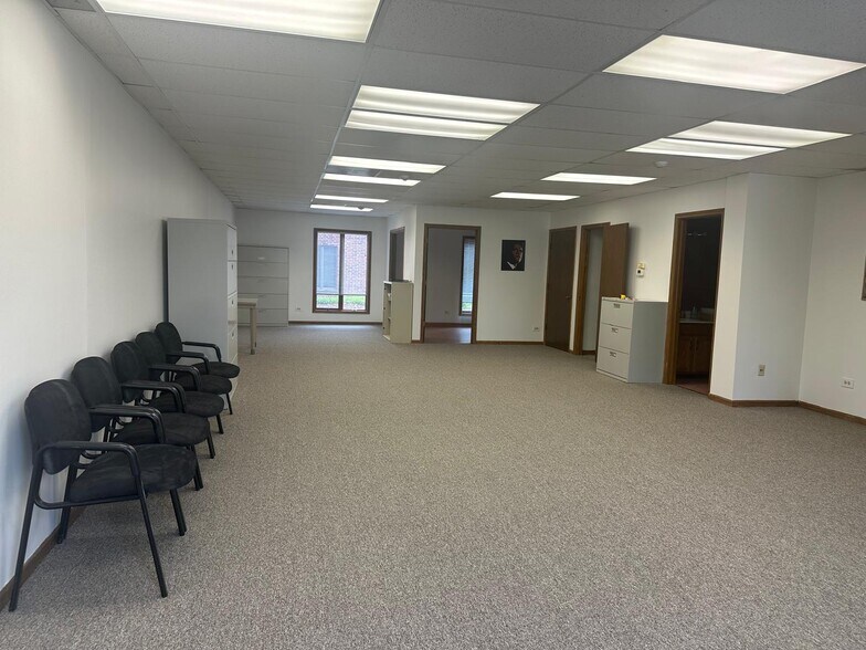 More Photos Of 1440 Maple Ave, Lisle Office Residential For Sale