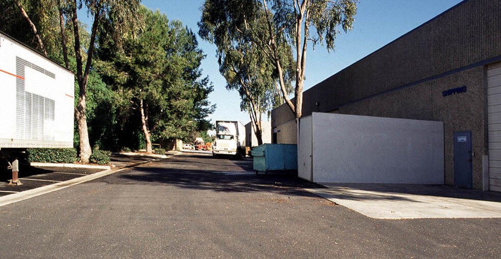 More Photos Of 829 Via Alondra, Camarillo Manufacturing For Lease