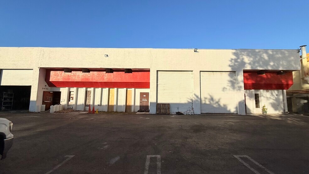 More Photos Of 8497-8499 NW 54th St, Doral Warehouse For Sale