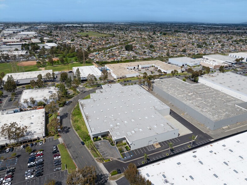 More Photos Of 800 Sandhill Ave, Carson Warehouse For Lease