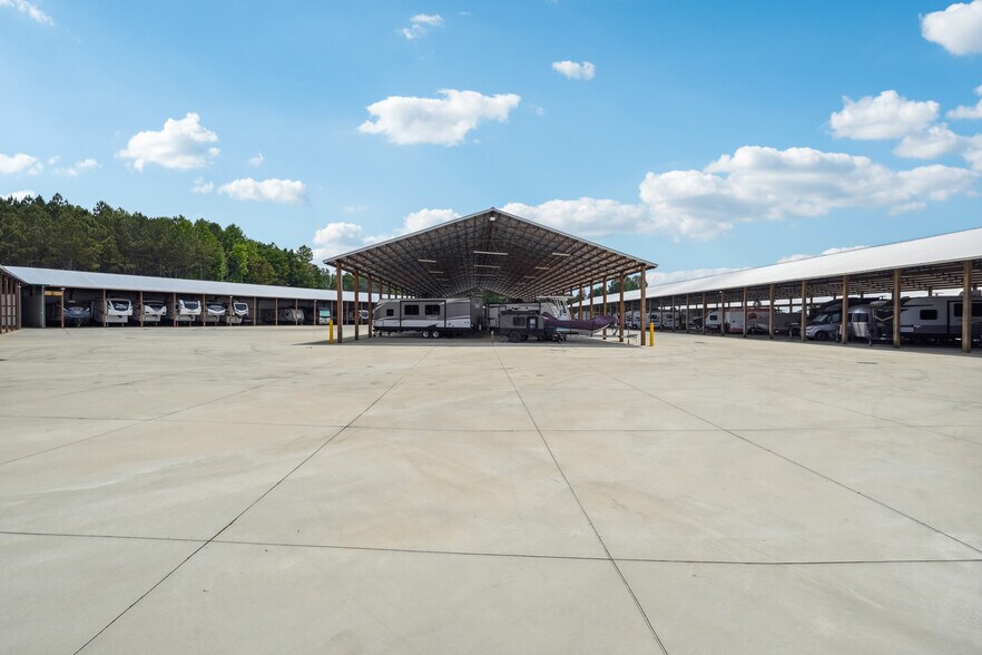 More Photos Of 4302 Mcbrayer Rd, Oakwood Self Storage For Sale