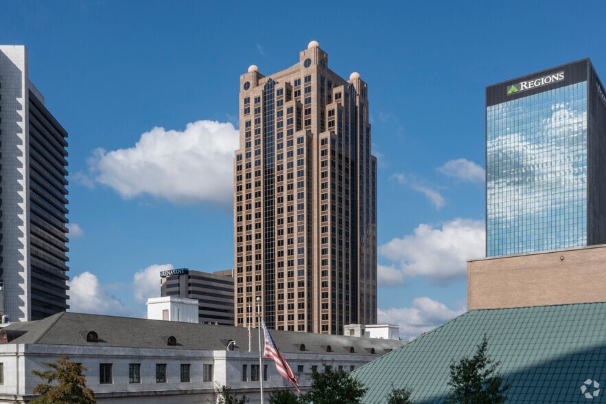 More Photos Of 1901 6th Ave N, Birmingham Office For Lease