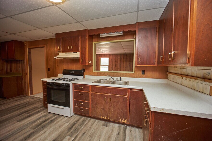 More Photos Of 5525 Highway 63 S, Rochester Light Distribution For Sale