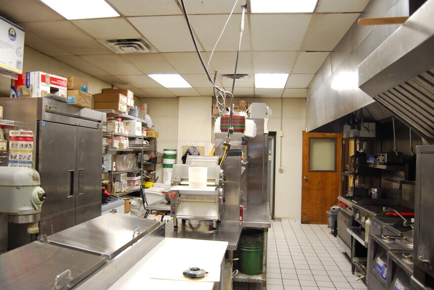 More Photos Of 2565 E 7th Ave, North Saint Paul Restaurant For Sale