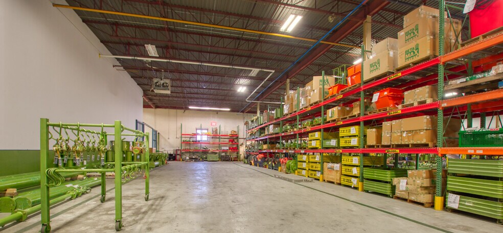 More Photos Of 2115 S Service Rd W, Oakville Warehouse For Sale