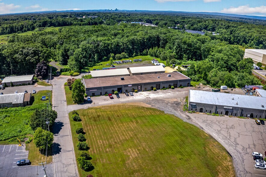 More Photos Of 34 Patria Rd, South Windsor Flex For Lease