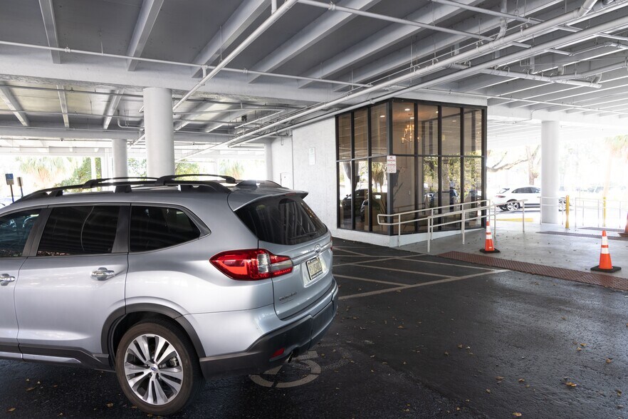 More Photos Of 5701 NW 88th Ave, Tamarac Office For Lease