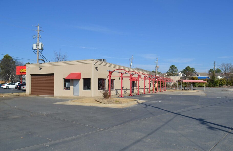 More Photos Of 9500 N Rodney Parham Rd, Little Rock Specialty For Lease