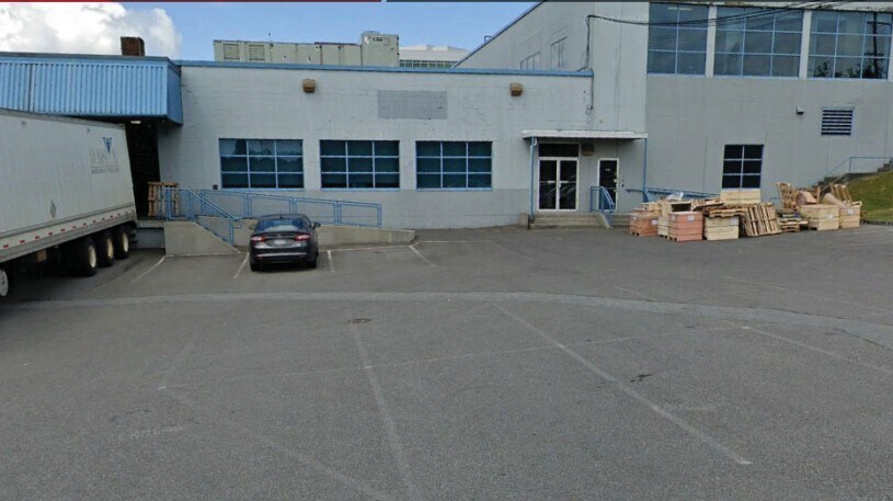 More Photos Of 3030 East Broadway Av, Vancouver Warehouse For Lease