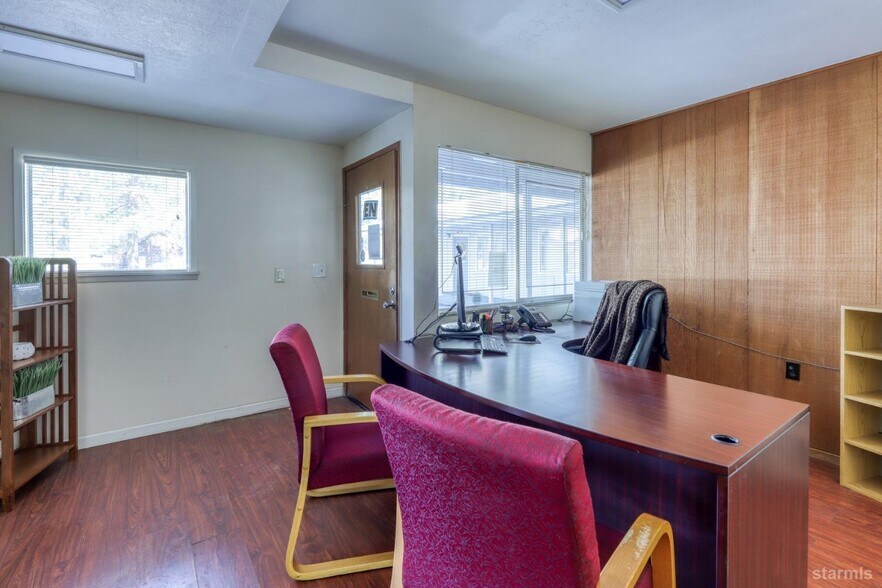 More Photos Of 3816 Pioneer Trl, South Lake Tahoe Office For Sale