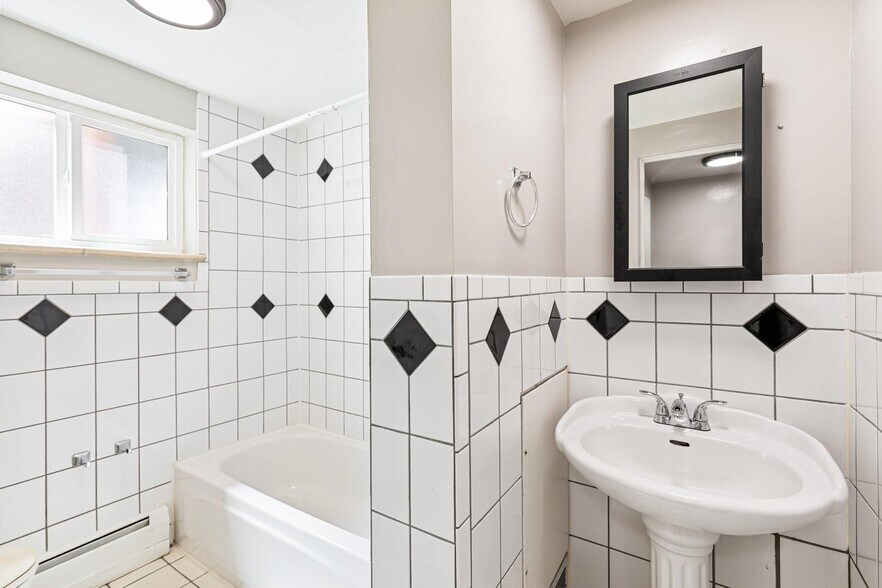 More Photos Of 1679-1695 Reed St, Lakewood Apartments For Sale