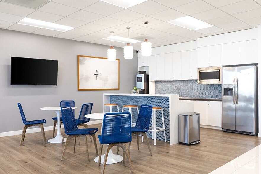 More Photos Of 1 Park Plaza, Irvine Coworking Space