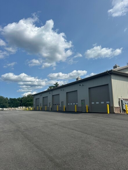 More Photos Of 1A Marion Dr, Carver Warehouse For Lease