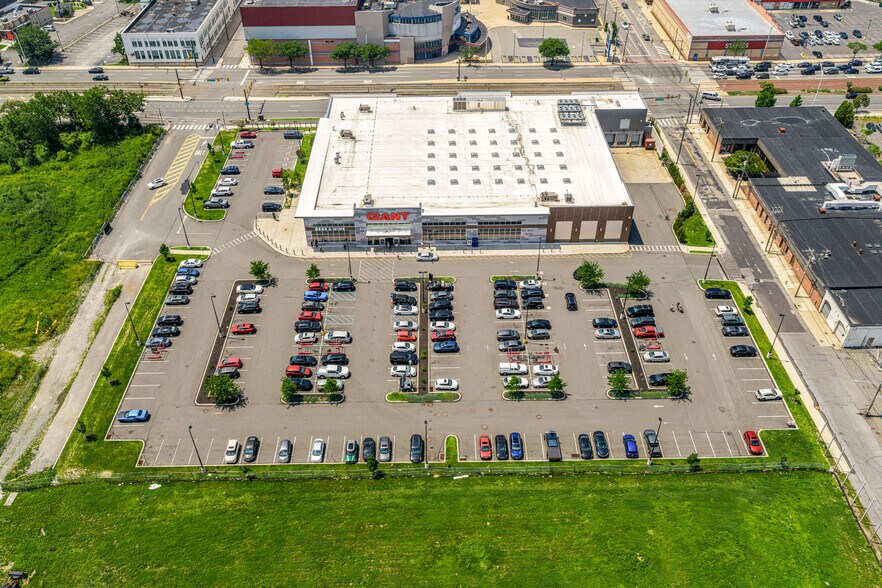More Photos Of 1403 S Christopher Columbus Blvd, Philadelphia General Retail For Sale
