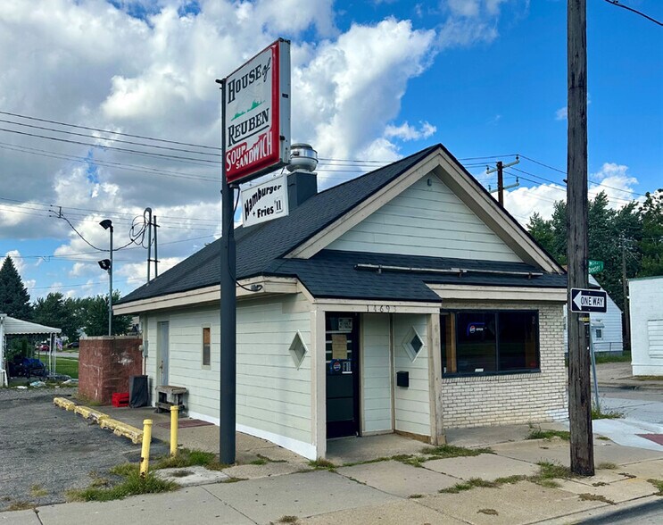 More Photos Of 14693 E 8 Mile Rd, Warren Fast Food For Sale