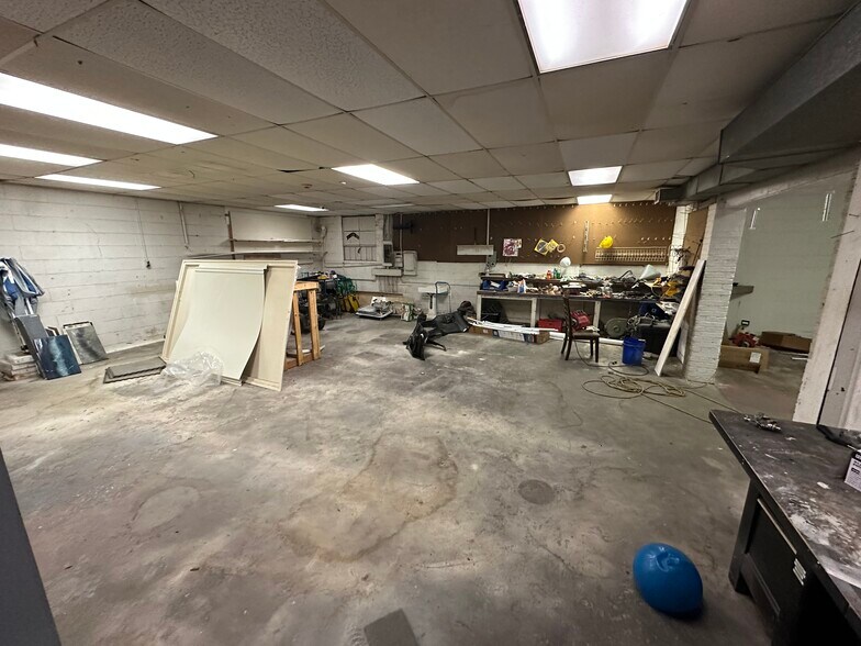 More Photos Of 1237 Watson Blvd, Warner Robins Warehouse For Sale