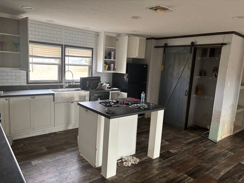 More Photos Of 104 Kade Ct, Durant Specialty For Sale