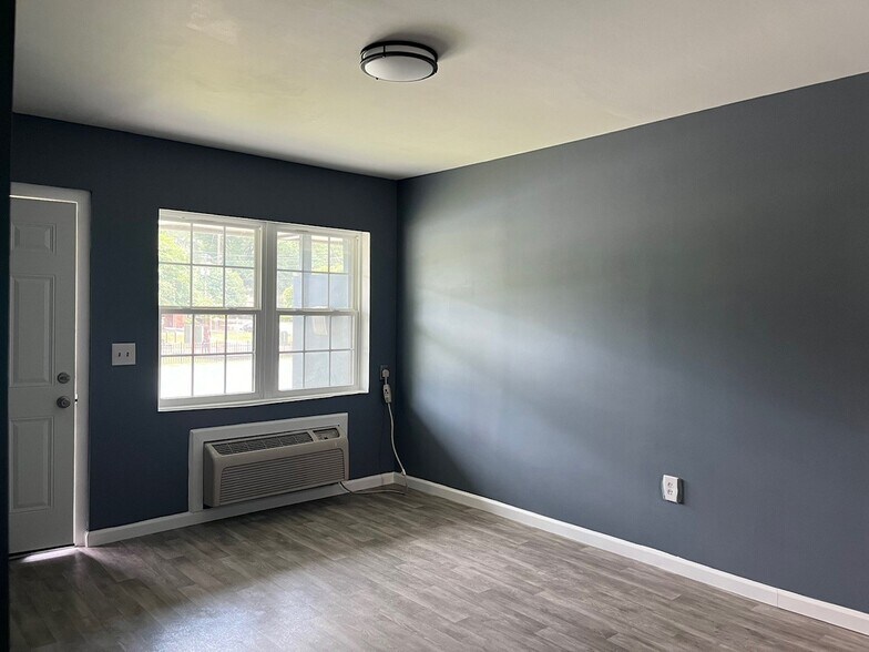 More Photos Of 2906 School House Rd, Columbia Multifamily For Sale