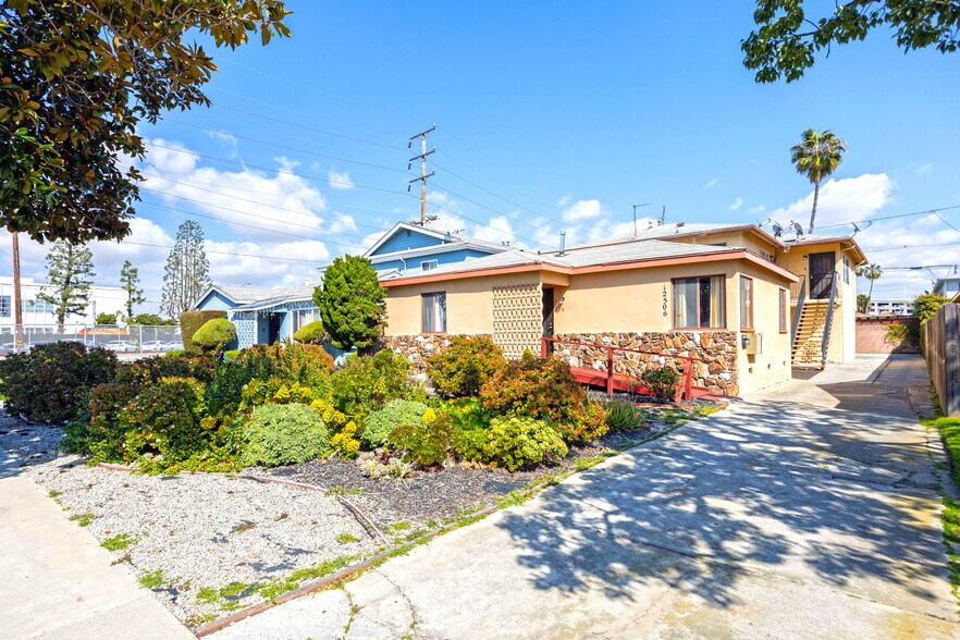 More Photos Of 12506 Kornblum Ave, Hawthorne Apartments For Sale