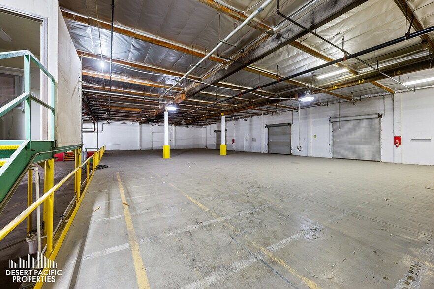 More Photos Of 45585 Commerce St, Indio Warehouse For Sale