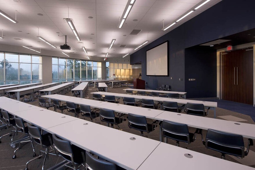 More Photos Of 1000 E Preston Ave, Shreveport Office For Sale
