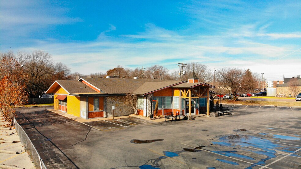 More Photos Of 853 N Glenstone Ave, Springfield Restaurant For Lease