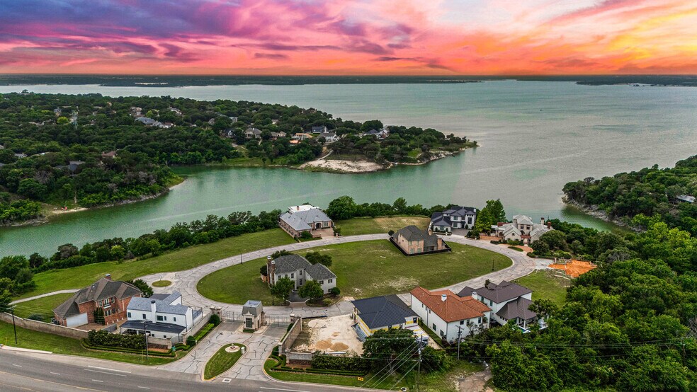 More Photos Of The Enclave, Waco Land For Sale