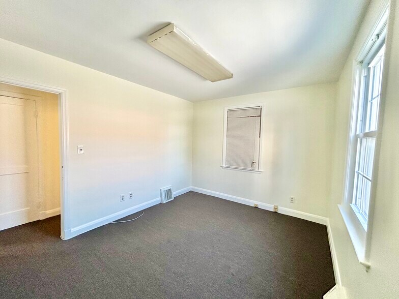More Photos Of 203 Old Padonia Rd, Lutherville Timonium Office For Lease