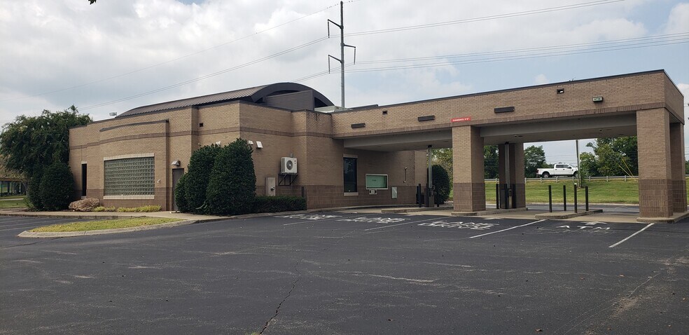 More Photos Of 3169 Lebanon Pike, Nashville Bank For Sale