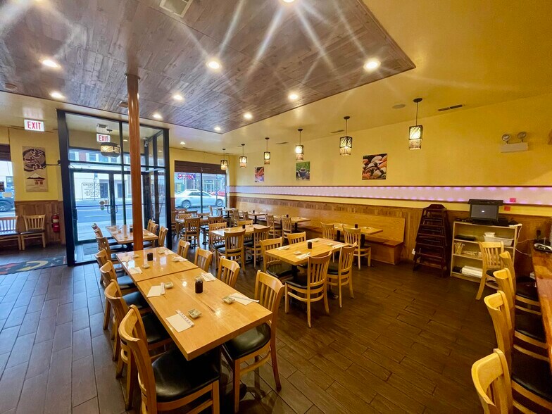 More Photos Of 4750 N Western Ave, Chicago Restaurant For Sale