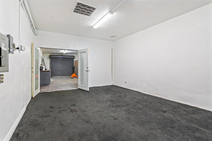 More Photos Of 5148-5152 Lankershim Blvd, North Hollywood Storefront For Sale