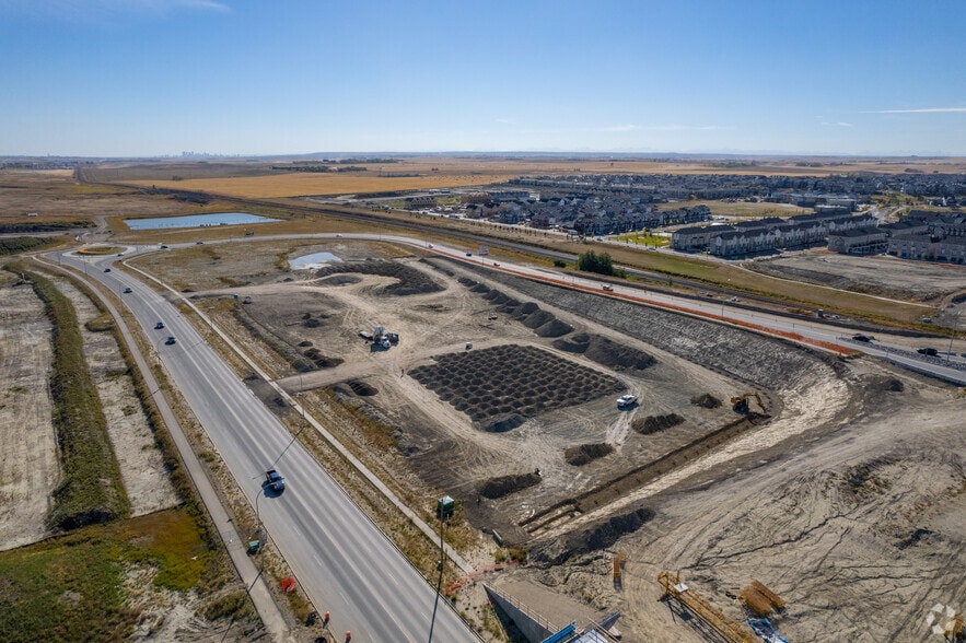 More Photos Of 3105 Main St SW, Airdrie Unknown For Lease