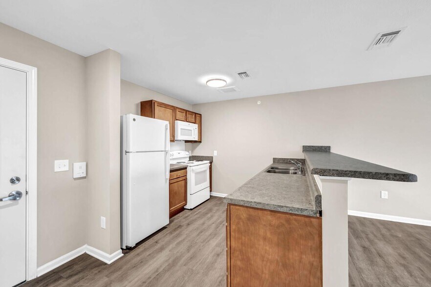 More Photos Of 6500 Powers Blvd, Parma Apartments For Lease