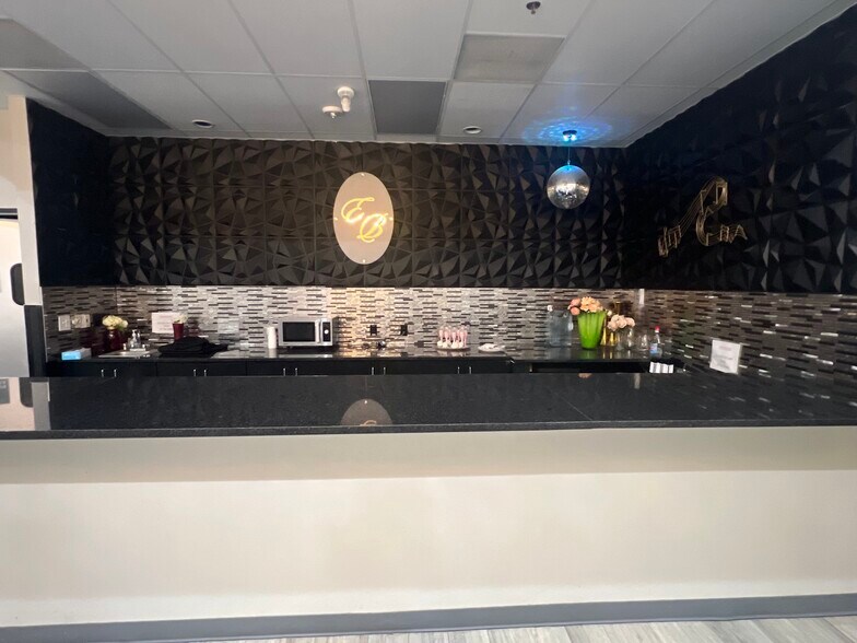 More Photos Of 8740 Ohio Dr, Plano Storefront For Lease