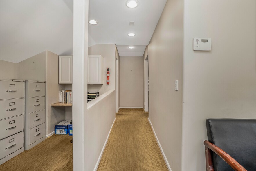 More Photos Of 22151 Clarendon St, Woodland Hills Medical For Sale