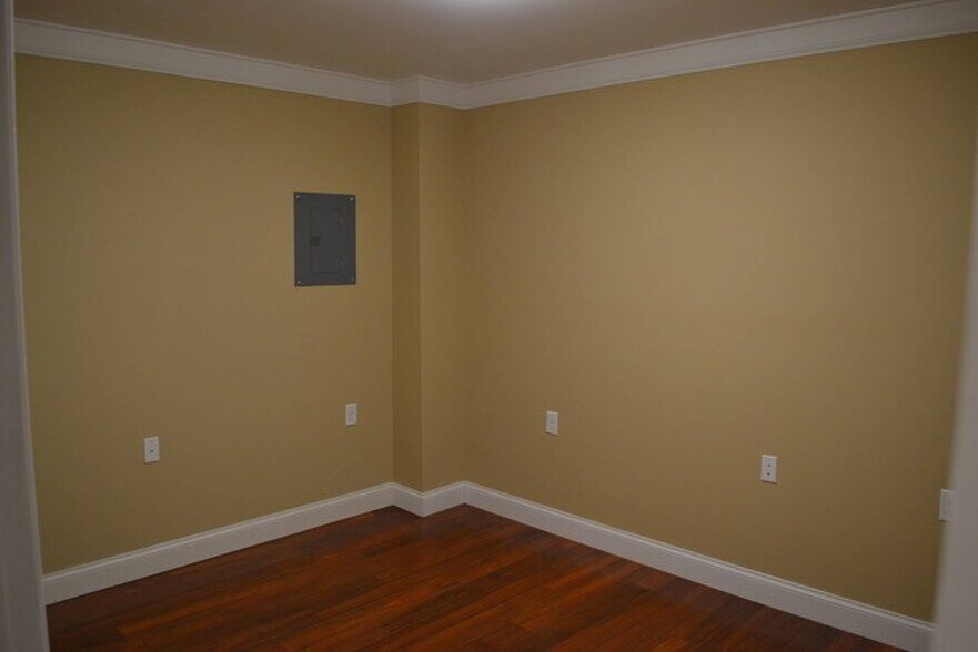 More Photos Of 29 Crestview Dr, Dunlap Loft Creative Space For Sale