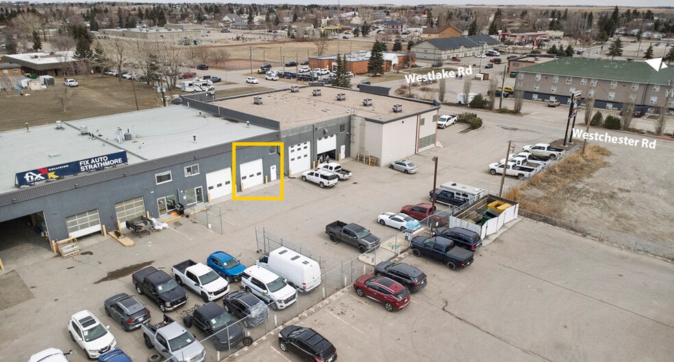 More Photos Of 717 Westlake Rd, Strathmore Flex For Lease