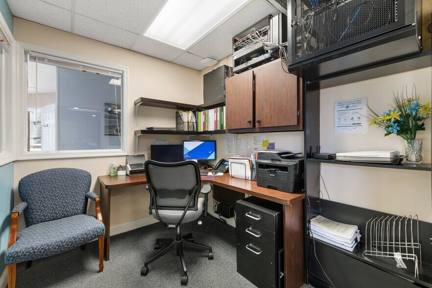 More Photos Of 2616 Sherwood Hall Ln, Alexandria Medical For Sale